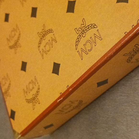 MCM Hand/ Face Towels - Picture 7 of 7